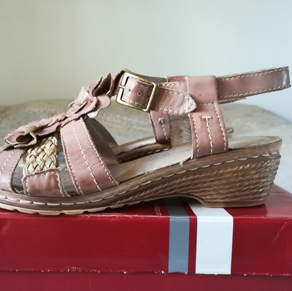 Marco Tozzi Italian leather sandals size7/ Euro 37 - Picture 4 of 8